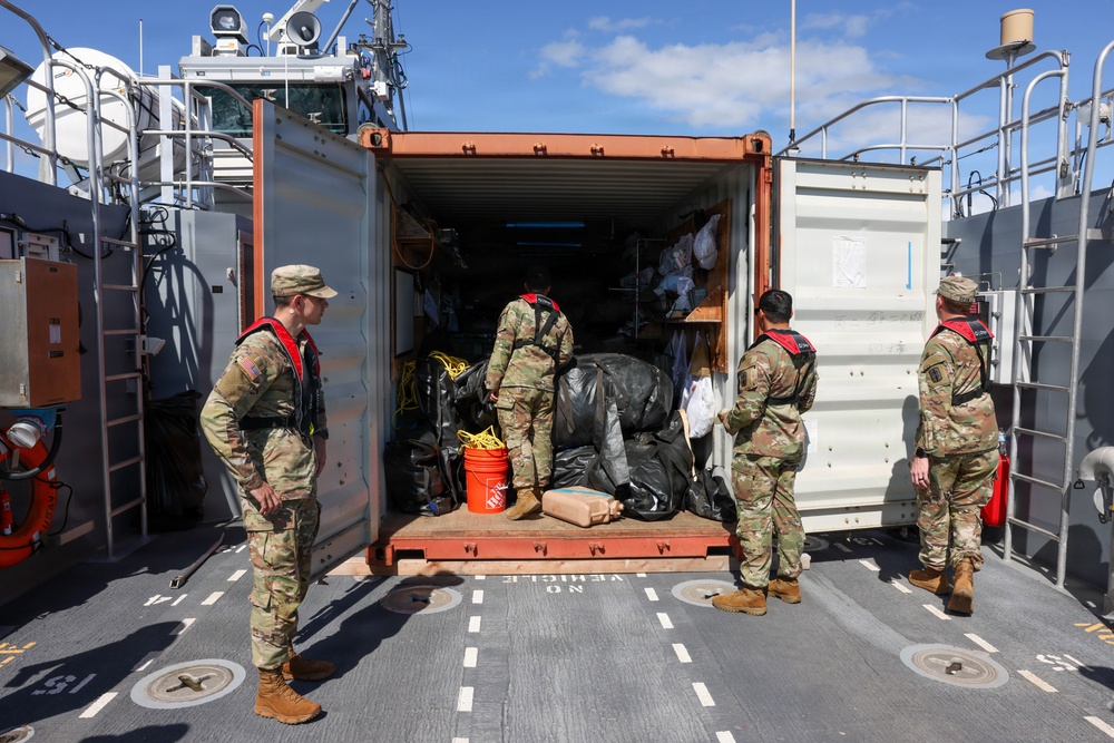 Army Medics Train Maritime Casualty Evacuation Off Coast of Hawaii