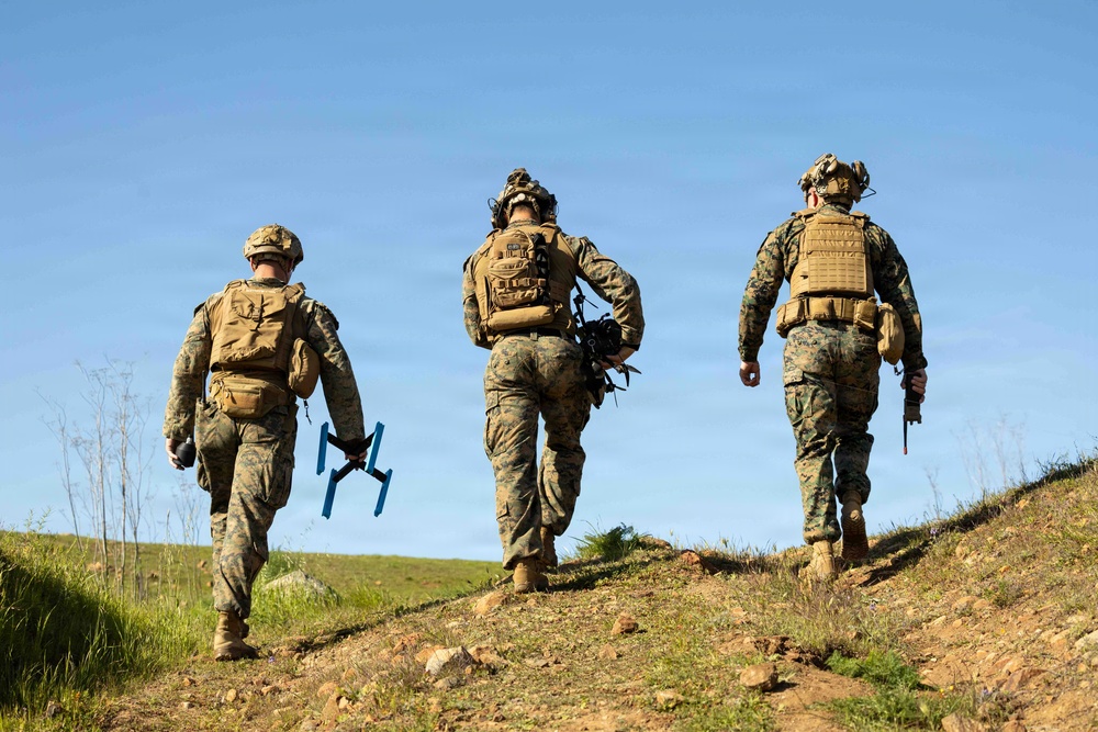 Marines evaluate fiber-optic FPV drones during DIU challenge