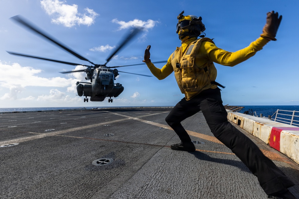 22nd MEU(SOC) | VMM-263(REIN) Conducts Flight Ops
