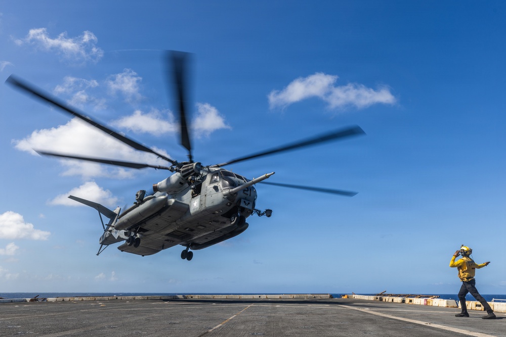 22nd MEU(SOC) | VMM-263(REIN) Conducts Flight Ops