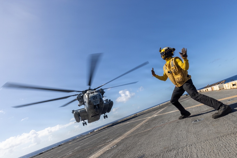 22nd MEU(SOC) | VMM-263(REIN) Conducts Flight Ops