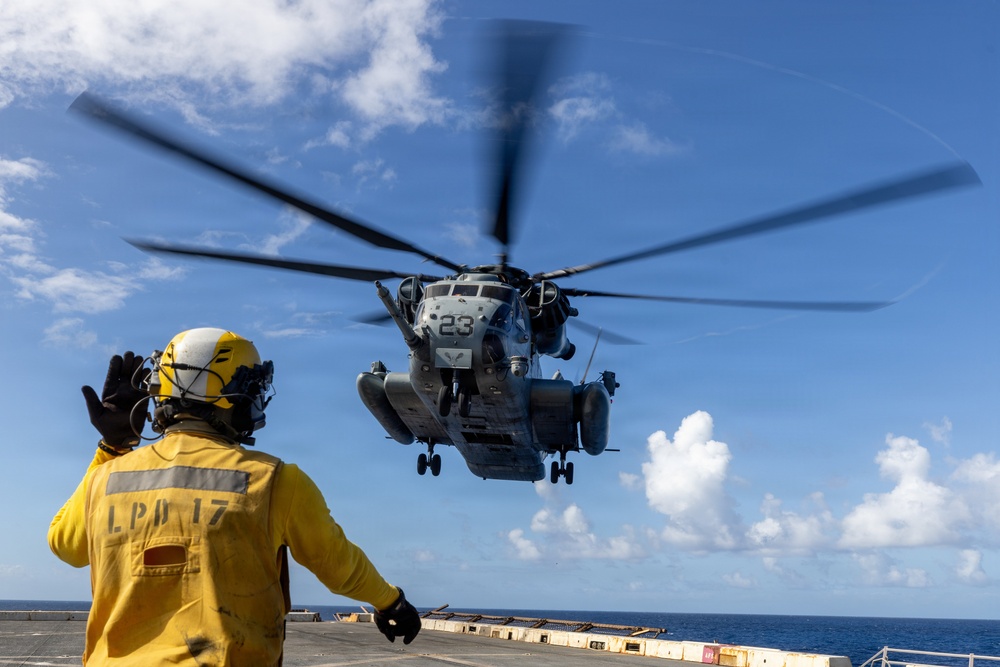 22nd MEU(SOC) | VMM-263(REIN) Conducts Flight Ops