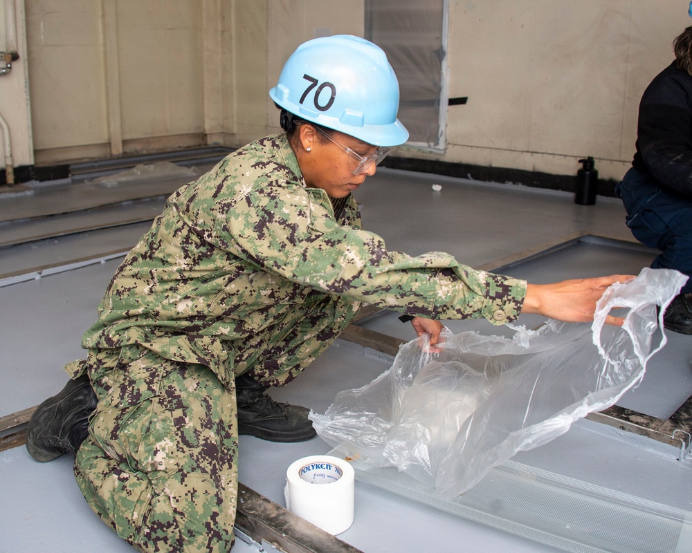 USS Carl Vinson (CVN 70) Daily Operations