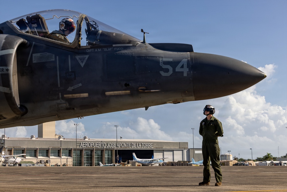 22nd MEU(SOC) | VMM-263 (Rein.) Conduct Harrier Ops
