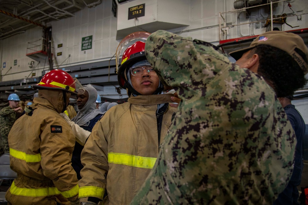 USS Carl Vinson (CVN 70) Daily Operations