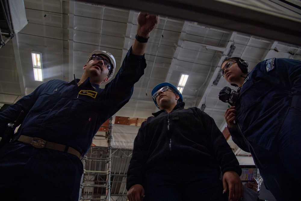 USS Carl Vinson (CVN 70) Daily Operations