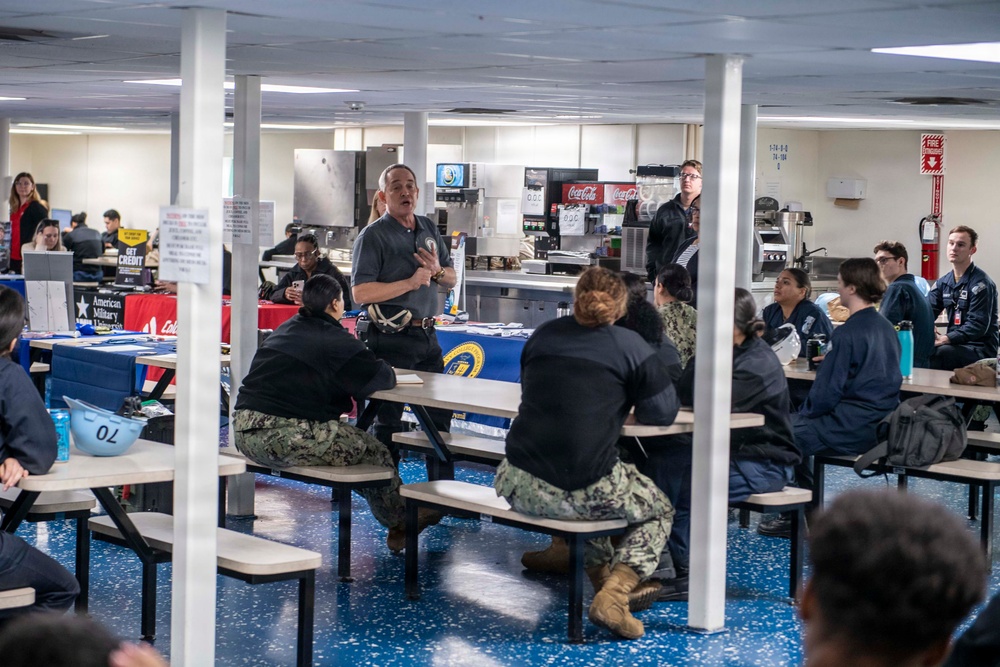 USS Carl Vinson (CVN 70) Daily Operations