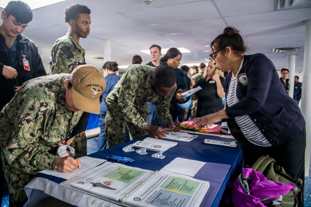 USS Carl Vinson (CVN 70) Daily Operations