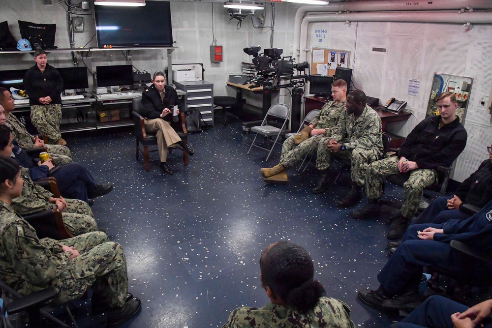 USS Carl Vinson (CVN 70) Daily Operations