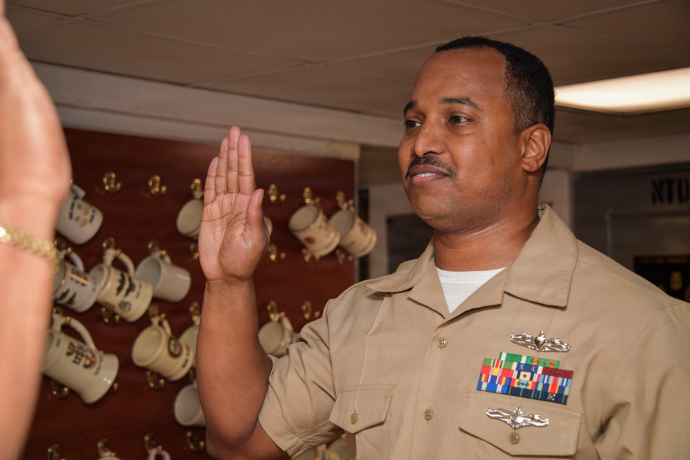 USS Carl Vinson (CVN 70) Daily Operations