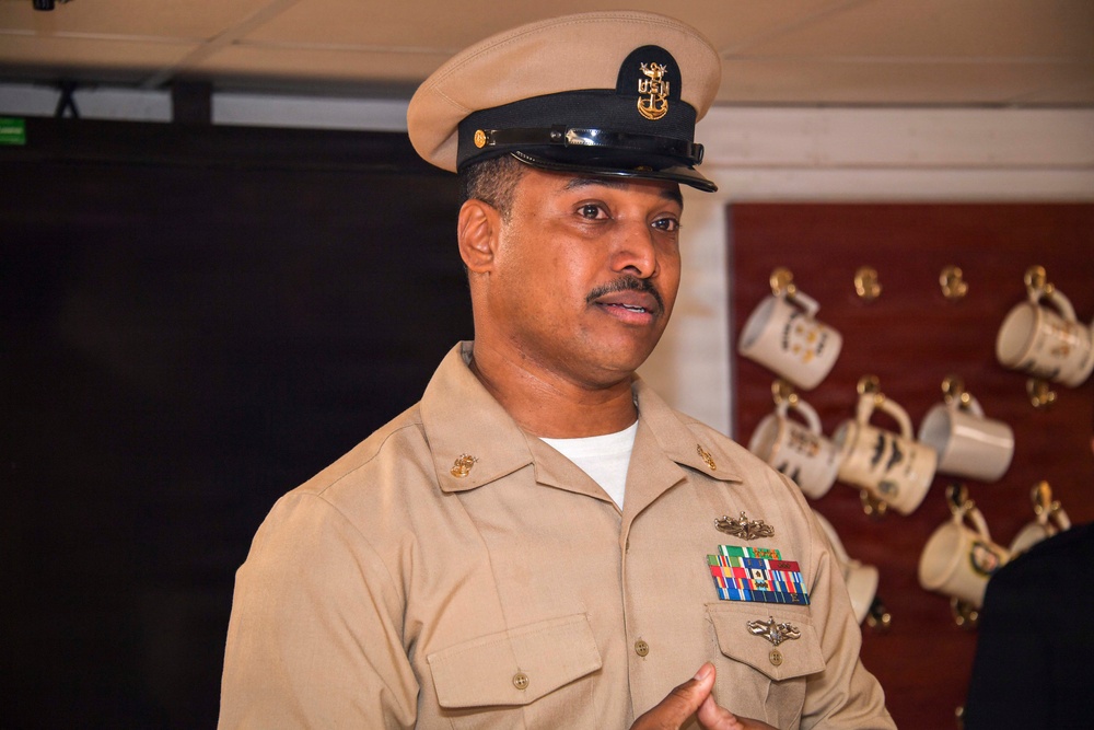 USS Carl Vinson (CVN 70) Daily Operations