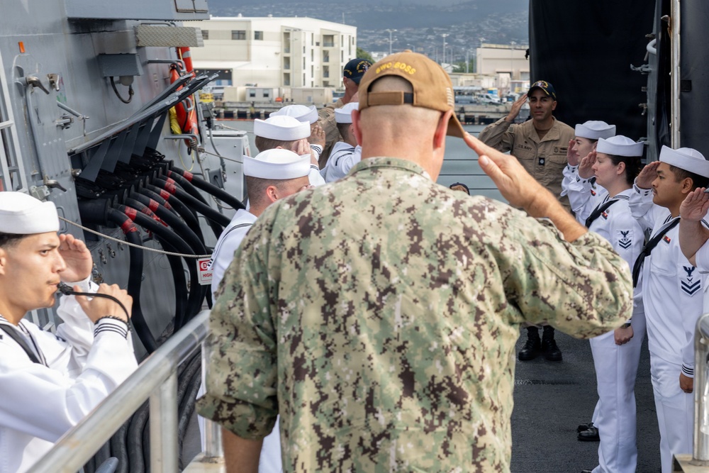 Vice Admiral McLane visits USS Carl M. Levin (DDG 120)