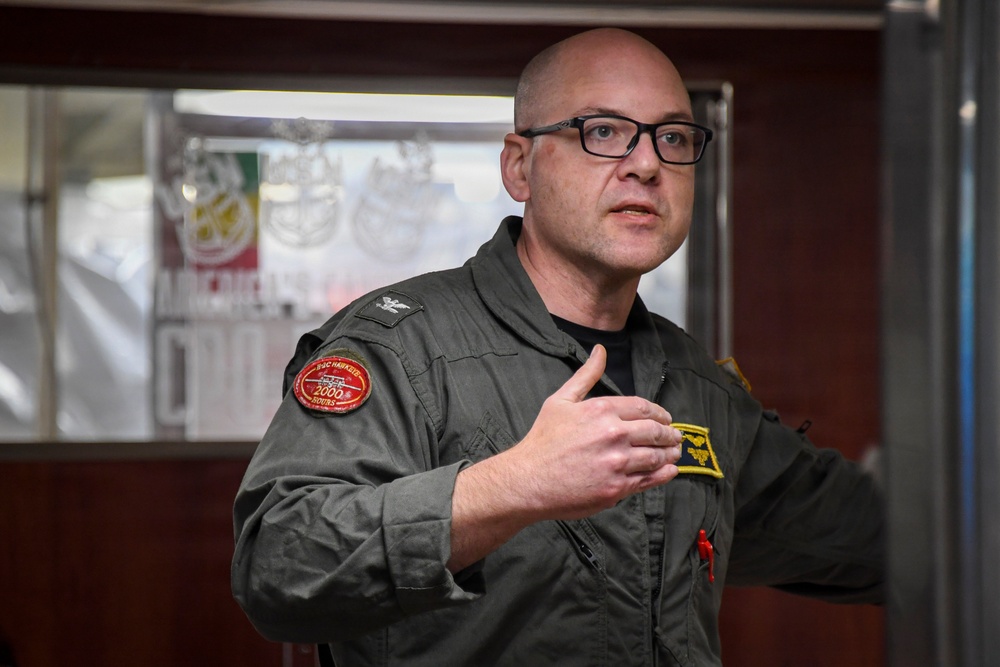 USS Carl Vinson (CVN 70) Daily Operations