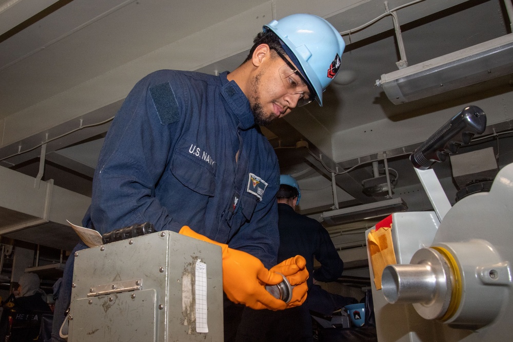 USS Carl Vinson (CVN 70) Daily Operations