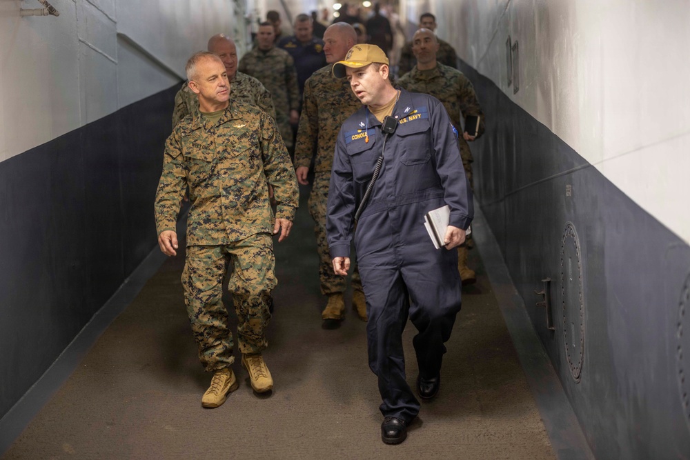 QUART 26.2: I MEF Deputy CG, 3rd MAW CG and Expeditionary Strike Group 3 Commander Visit Marines and Sailors Aboard USS Makin Island