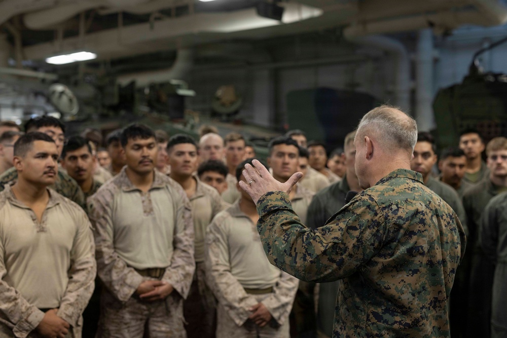 QUART 26.2: I MEF Deputy CG, 3rd MAW CG and Expeditionary Strike Group 3 Commander Visit Marines and Sailors Aboard USS Makin Island