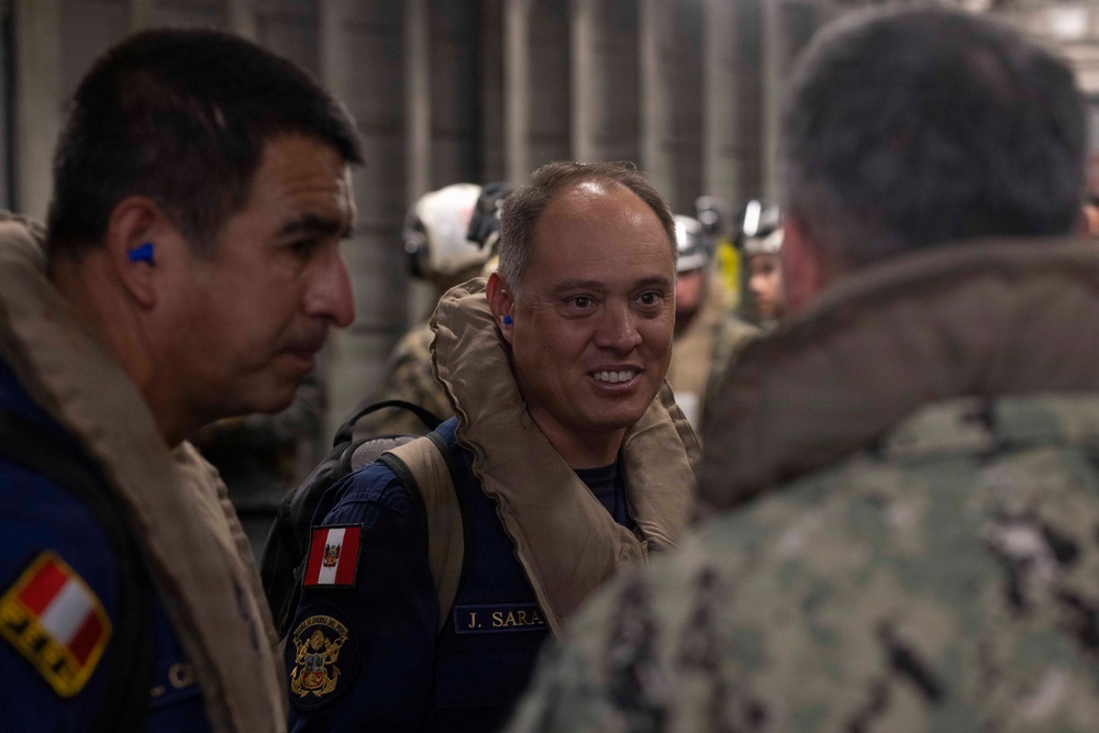QUART 26.2: I MEF Deputy CG, 3rd MAW CG and Expeditionary Strike Group 3 Commander Visit Marines and Sailors Aboard USS Makin Island