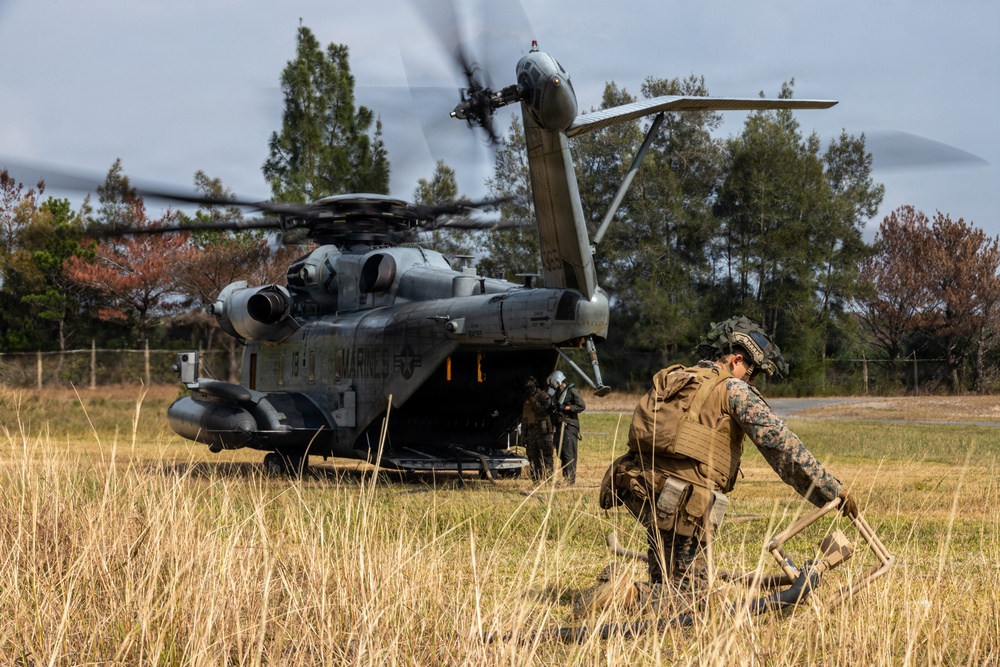 31st MEU | VMM 265 and Det. 18 conduct FARP exercise