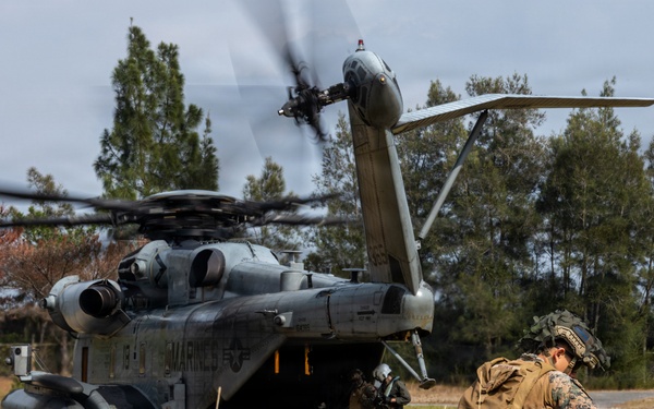 31st MEU | VMM 265 and Det. 18 conduct FARP exercise