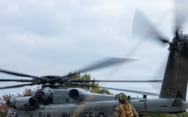 31st MEU | VMM 265 and Det. 18 conduct FARP exercise