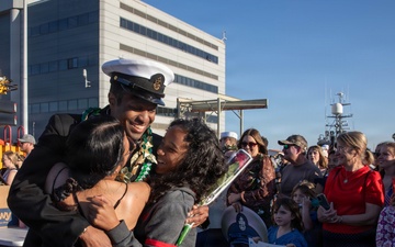 USS Greeneville Returns Home Following Deployment