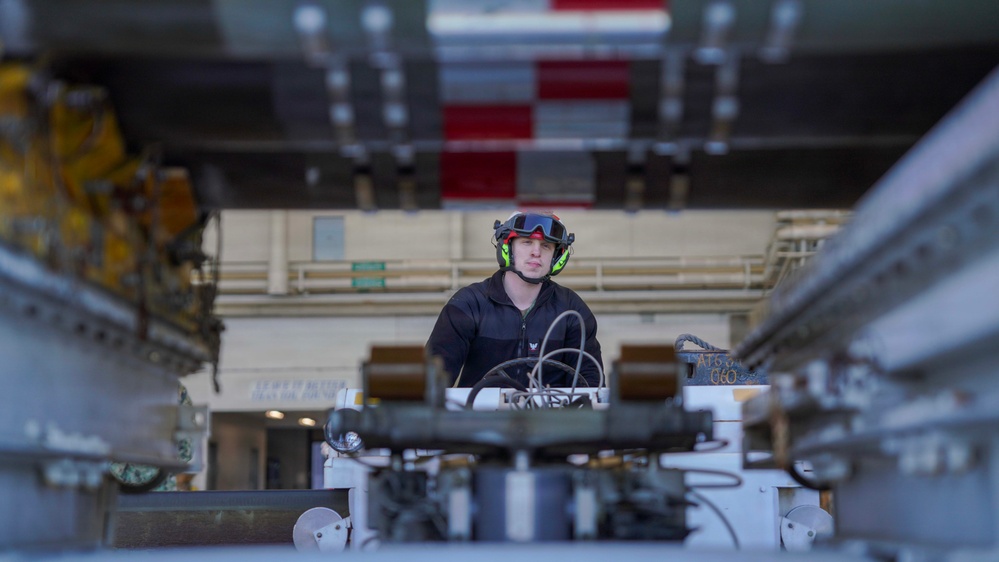 PATROL SQUADRON 5 FLIGHTLINE OPERATIONS