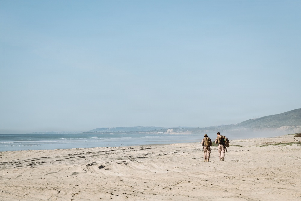 11th MEU Marines, Sailors conduct LCAC operations