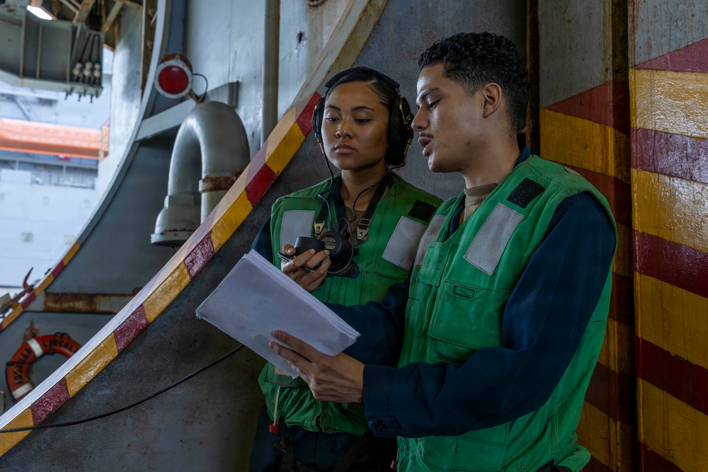 Abraham Lincoln conducts replenishment-at-sea with Carl Brashear