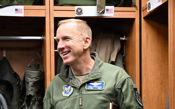 Cunningham visits Ebbing ANGB