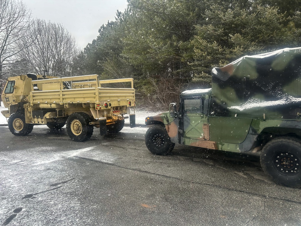 228th Theater Tactical Signal Brigade vehicle-recovery teams continue Winter Storm Gianna response