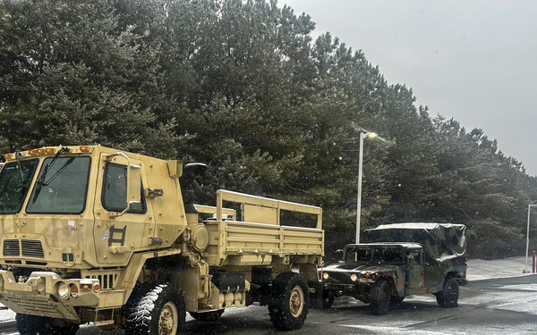 228th Theater Tactical Signal Brigade vehicle-recovery teams continue Winter Storm Gianna response