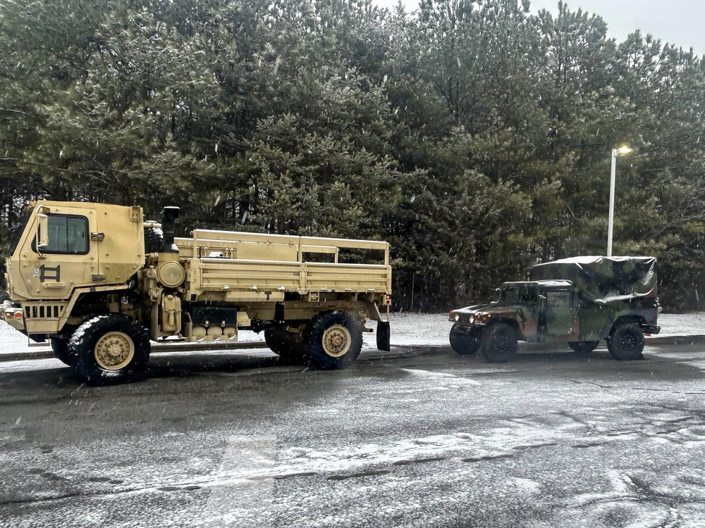 228th Theater Tactical Signal Brigade vehicle-recovery teams continue Winter Storm Gianna response