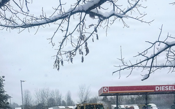 228th Theater Tactical Signal Brigade vehicle-recovery teams continue Winter Storm Gianna response