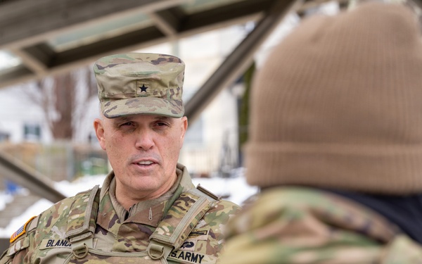 D.C. National Guard commander engages Soldiers, Airmen on D.C. Safe and Beautiful mission
