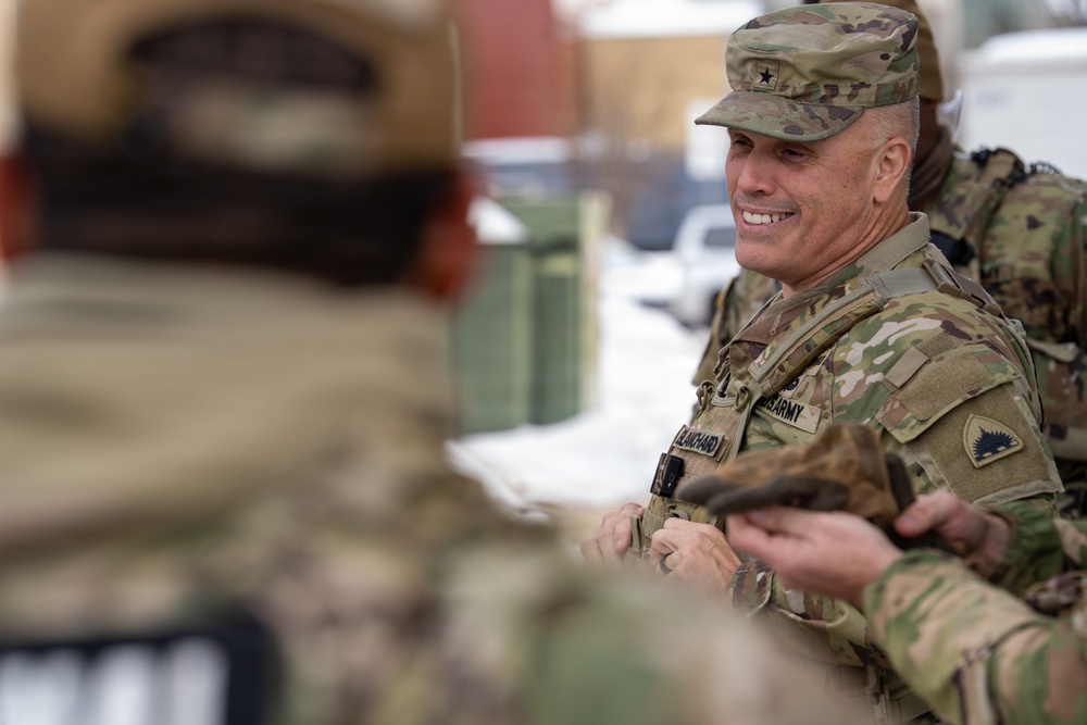 D.C. National Guard commander engages Soldiers, Airmen on D.C. Safe and Beautiful mission