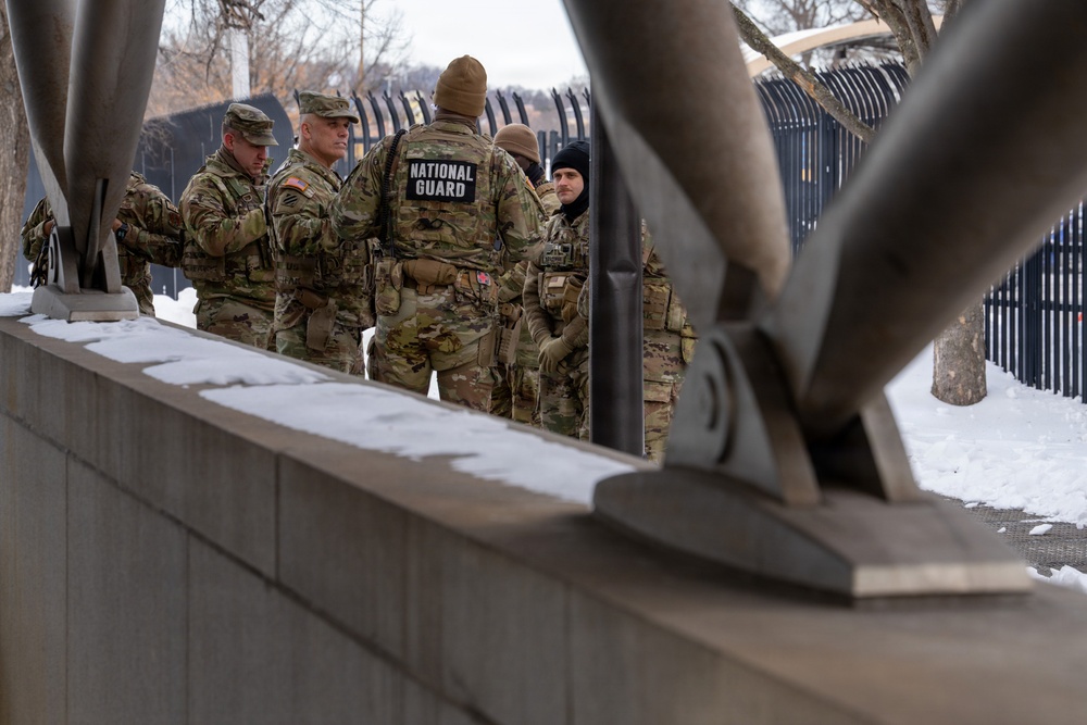 D.C. National Guard commander engages Soldiers, Airmen on D.C. Safe and Beautiful mission