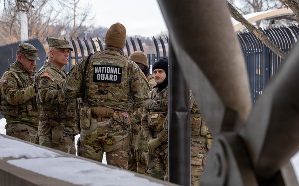 D.C. National Guard commander engages Soldiers, Airmen on D.C. Safe and Beautiful mission