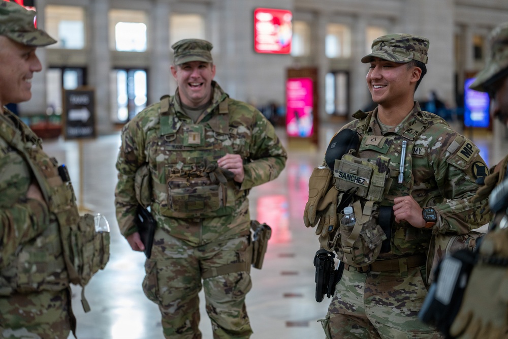 D.C. National Guard commander engages Soldiers, Airmen on D.C. Safe and Beautiful mission