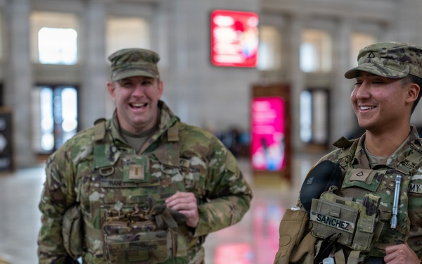 D.C. National Guard commander engages Soldiers, Airmen on D.C. Safe and Beautiful mission