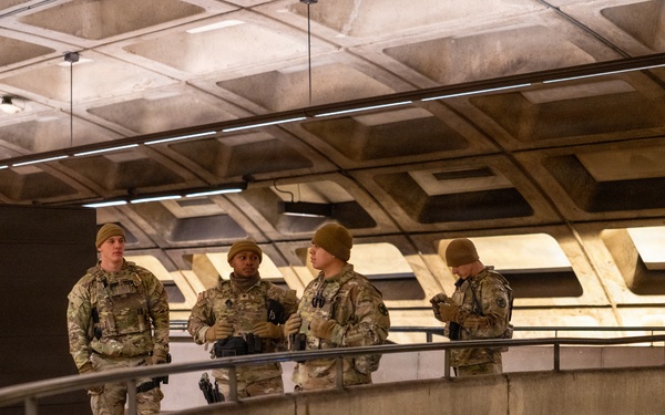 D.C. National Guard commander engages Soldiers, Airmen on D.C. Safe and Beautiful mission