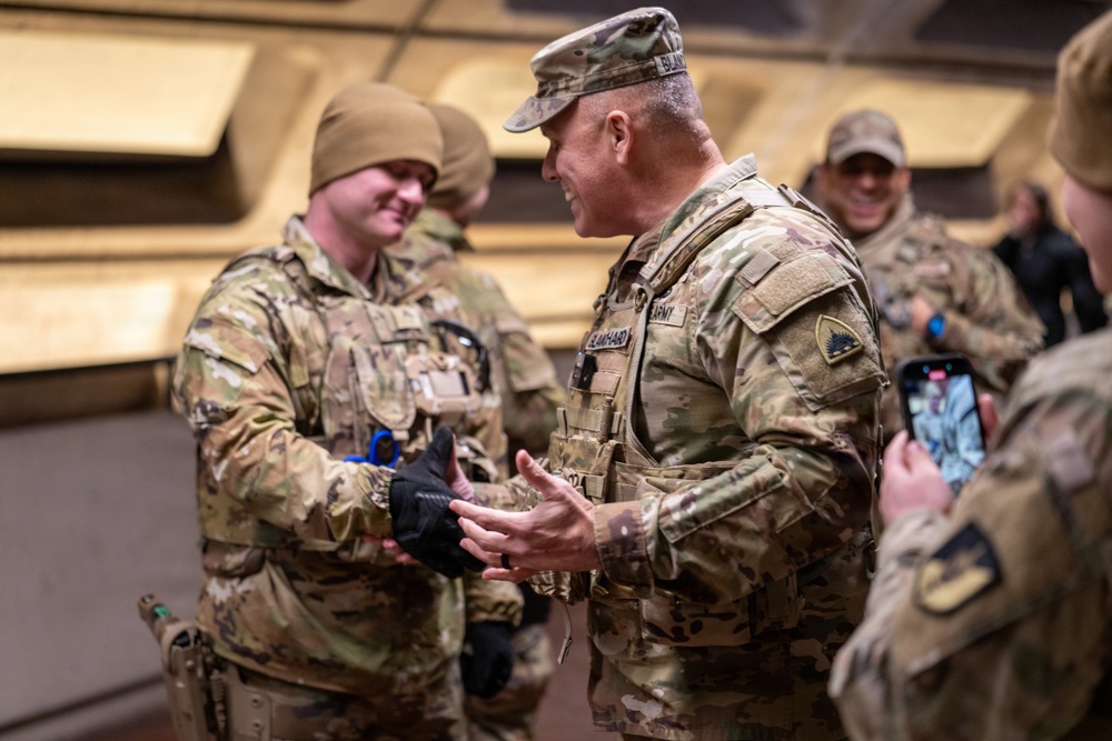 D.C. National Guard commander engages Soldiers, Airmen on D.C. Safe and Beautiful mission