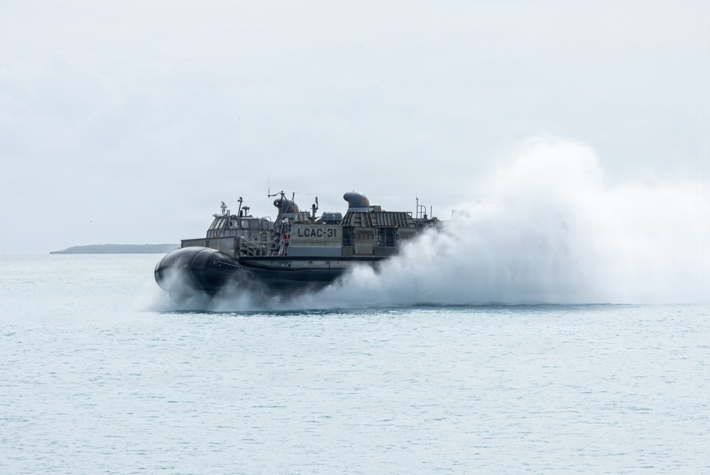 31st MEU | Conducts routine onload operations