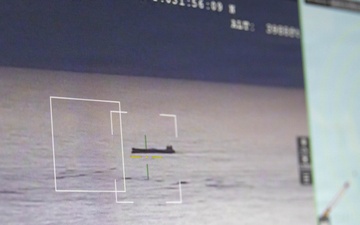 11th MEU Marines, Sailors and DOW Contractors conduct VBAT operations aboard USS Portland