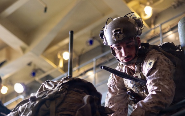 11th MEU Marines, Sailors Conduct a Serial Rehearsal Aboard USS Comstock