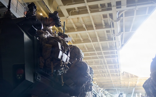 11th MEU Marines, Sailors Conduct a Serial Rehearsal Aboard USS Comstock