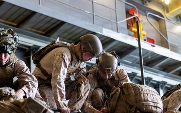 11th MEU Marines, Sailors Conduct a Serial Rehearsal Aboard USS Comstock