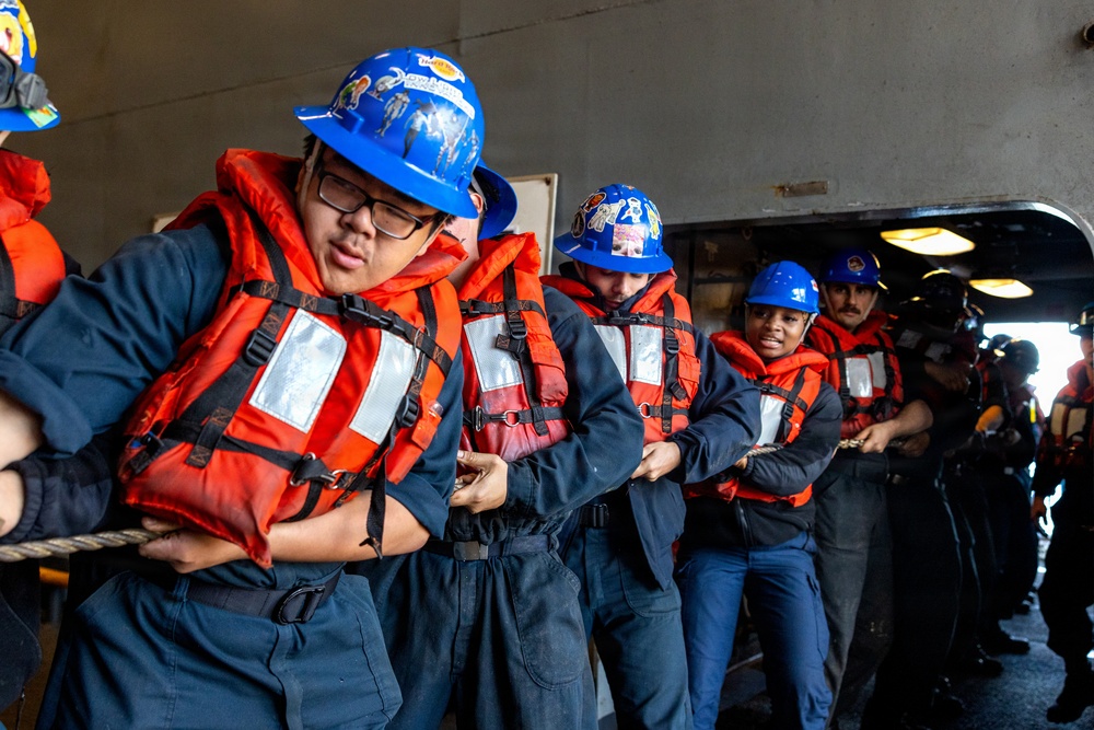 11th MEU Marines, Sailors Conduct a Mock Ship to Ship Refuel Aboard USS Comstock