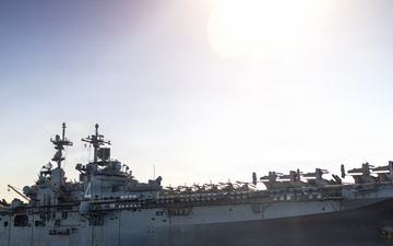 11th MEU Marines, Sailors Conduct a Mock Ship to Ship Refuel Aboard USS Comstock