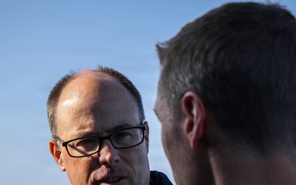 Frank E. Petersen Jr. hosts Abraham Lincoln executive officer