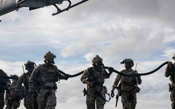 USS Fort Lauderdale (LPD 28) Conducts Maritime Interception Rehearsal